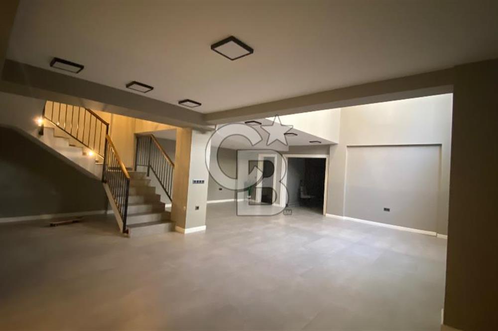 Çiğli Aydınlıkevler  Mah. 4+1 Havuzlu Villa 
