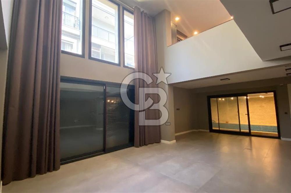 Çiğli Aydınlıkevler  Mah. 4+1 Havuzlu Villa 