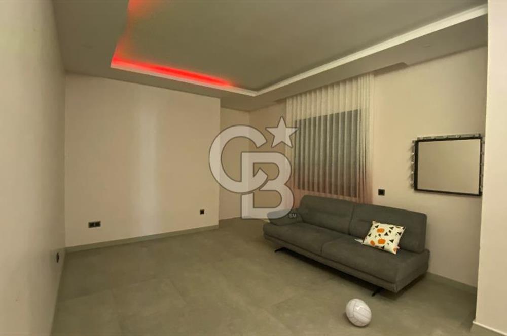 Çiğli Aydınlıkevler  Mah. 4+1 Havuzlu Villa 