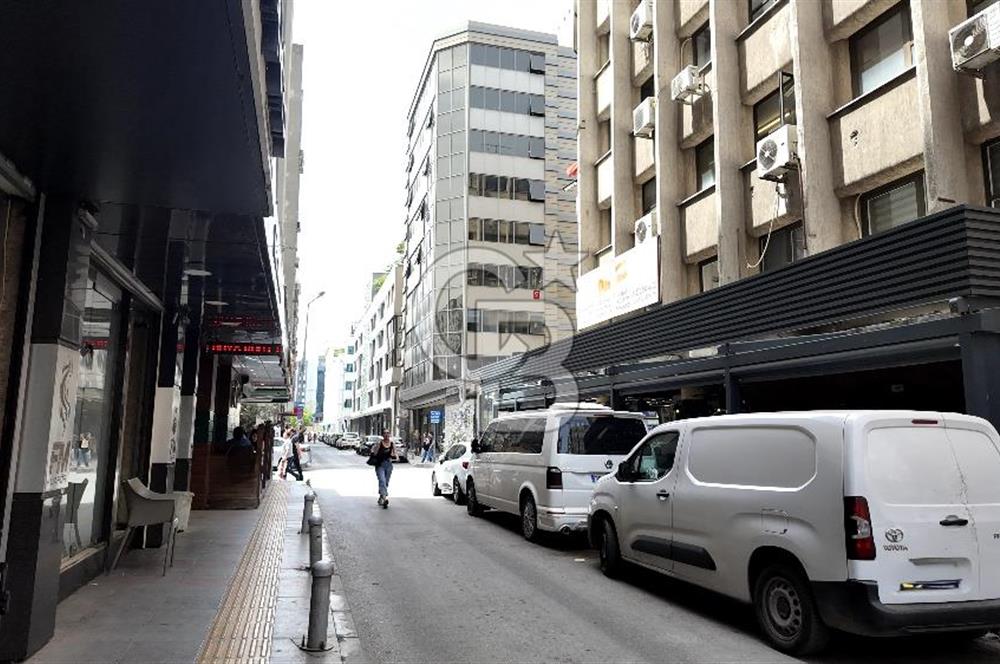ALSANCAK'TA MUHTEŞEM KONUMDA SATILIK DÜKKAN 