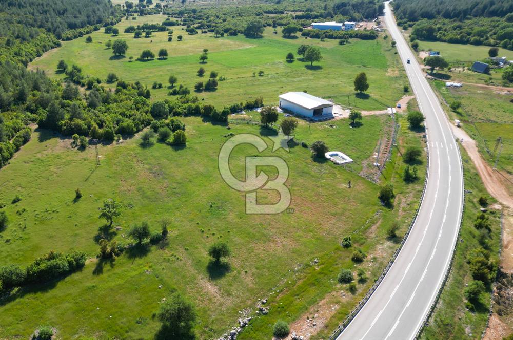 ANTALYA KAŞ SARILARDA D-400 KARA YOLU KENARINDA SATILIK TARLA
