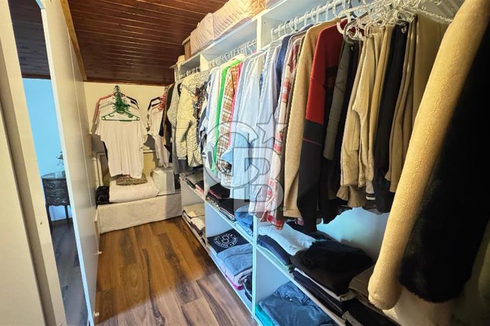 KUMCAĞIZ'DA PARKA CEPHE GENİŞ BAHÇELİ VİLLA