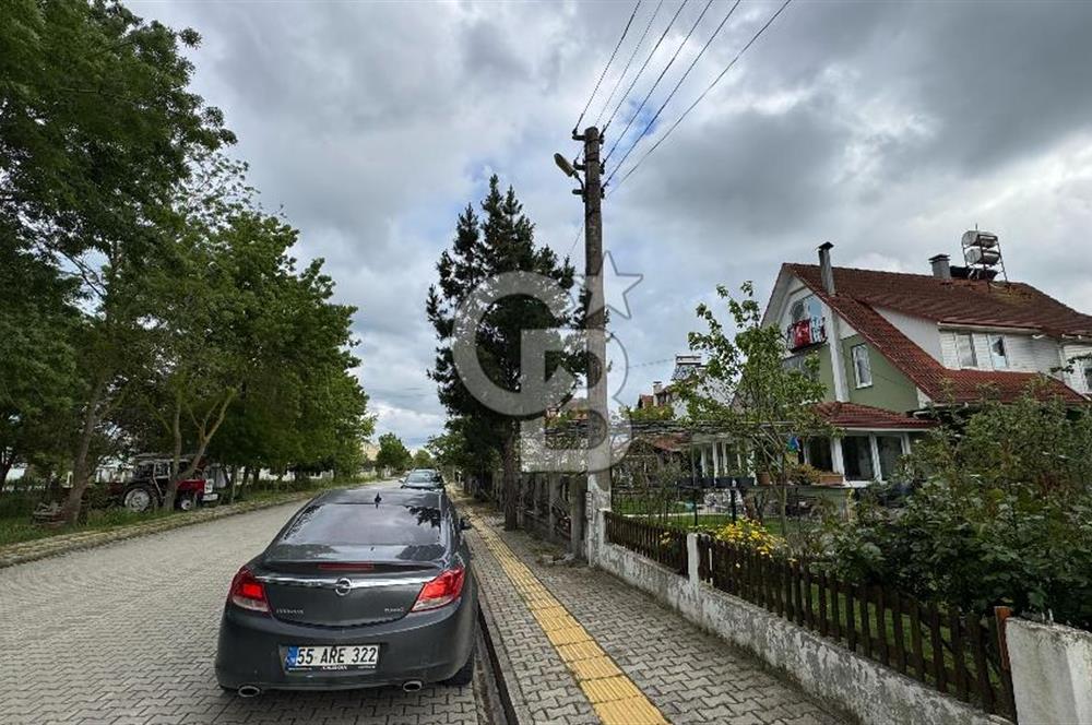 KUMCAĞIZ'DA PARKA CEPHE GENİŞ BAHÇELİ VİLLA