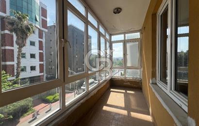 Kozyatağı Bostancı Metro Durağı  yanında Satılık 3+1 Daire