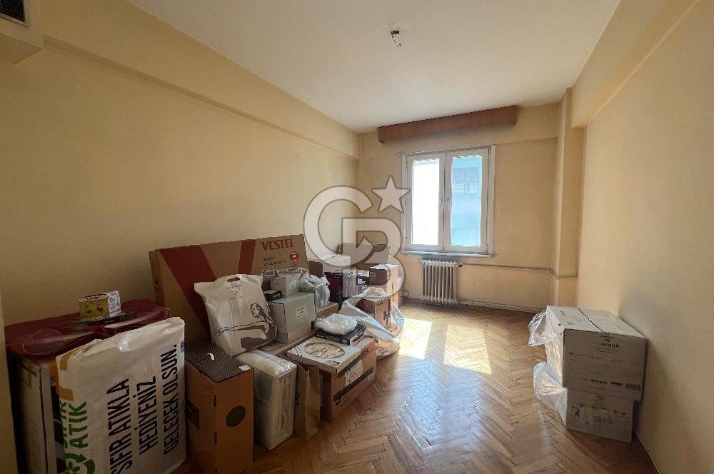 Kozyatağı Bostancı Metro Durağı  yanında Satılık 3+1 Daire