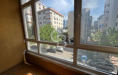Kozyatağı Bostancı Metro Durağı  yanında Satılık 3+1 Daire