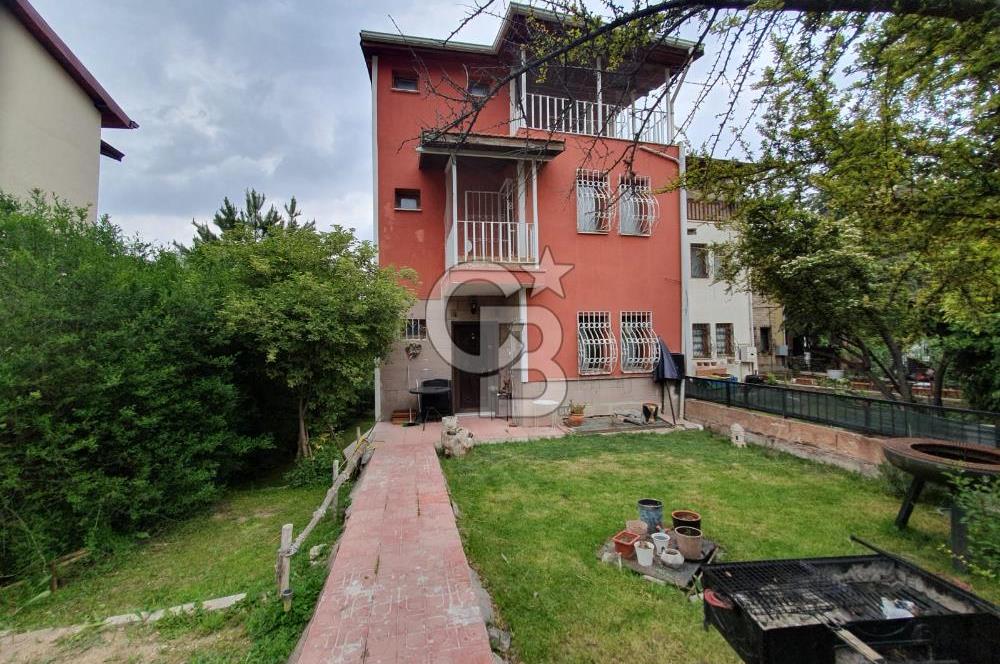 KORU MAHALLESİNDE GENİŞ BAHÇELİ 4+2 SATILIK VİLLA
