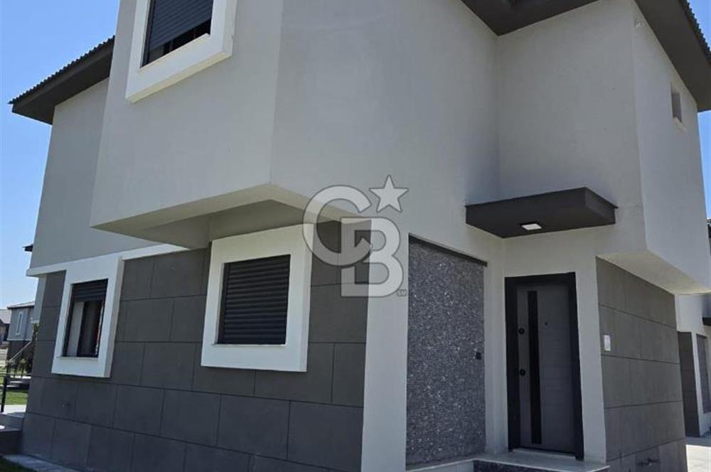 ÇANDARLI'DA JALE HANIM KONAKLARIN'DA SÜPER LÜKS 3+1 VİLLA
