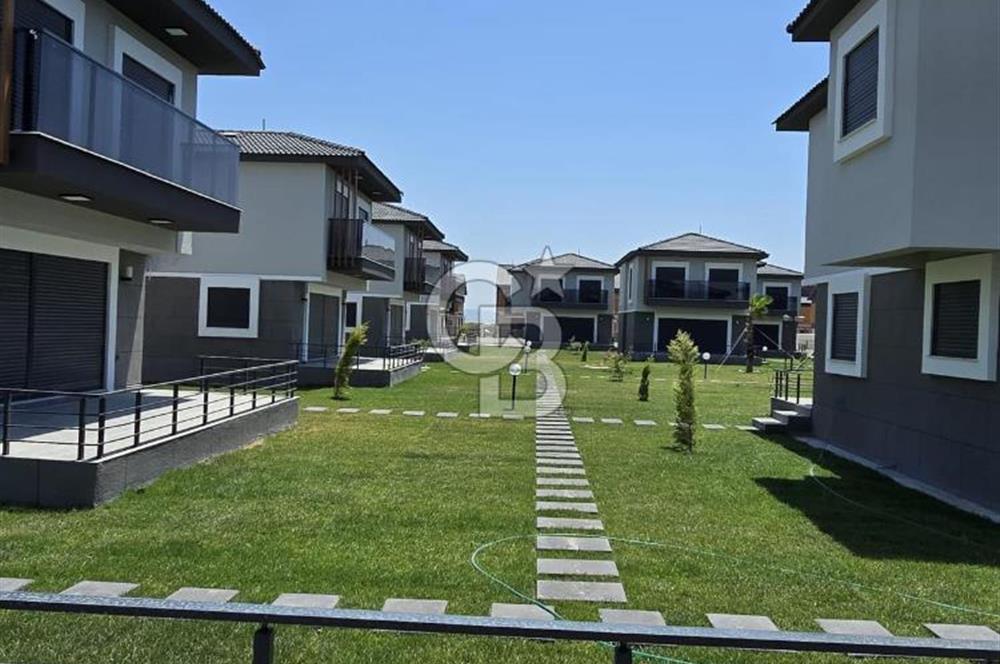 ÇANDARLI'DA JALE HANIM KONAKLARIN'DA SÜPER LÜKS 3+1 VİLLA