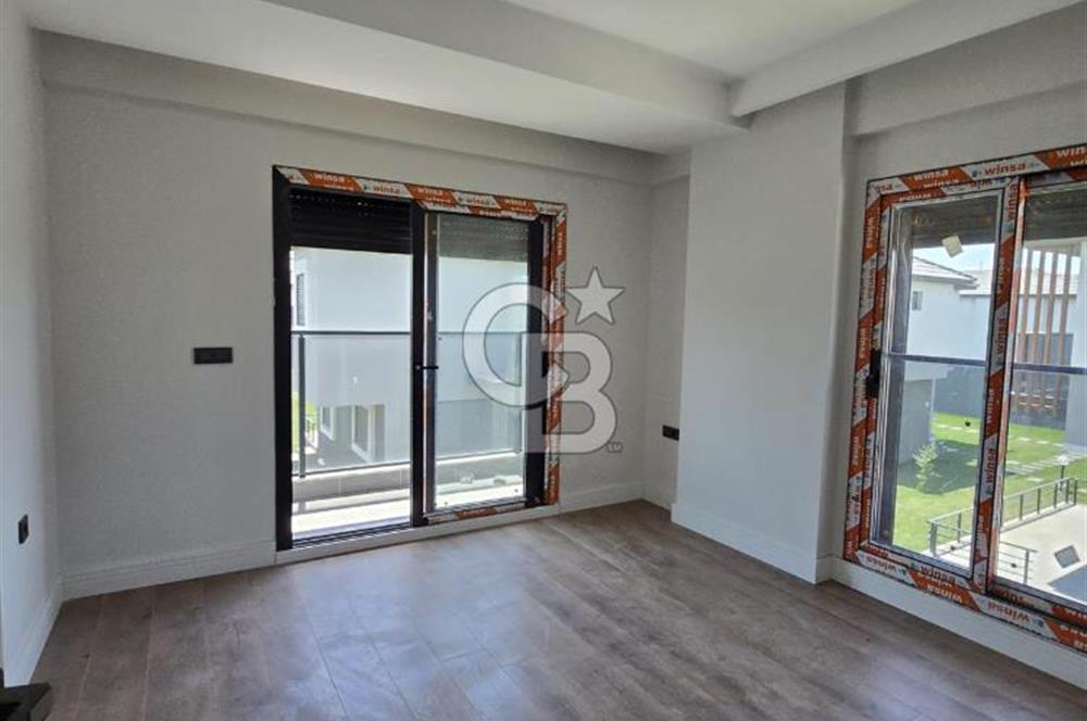 ÇANDARLI'DA JALE HANIM KONAKLARIN'DA SÜPER LÜKS 3+1 VİLLA