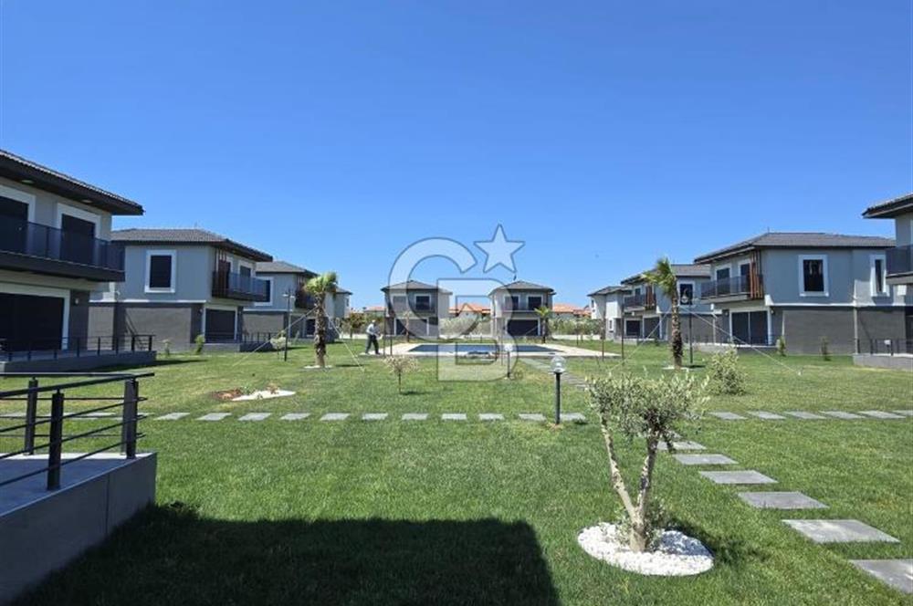 ÇANDARLI'DA JALE HANIM KONAKLARIN'DA SÜPER LÜKS 3+1 VİLLA