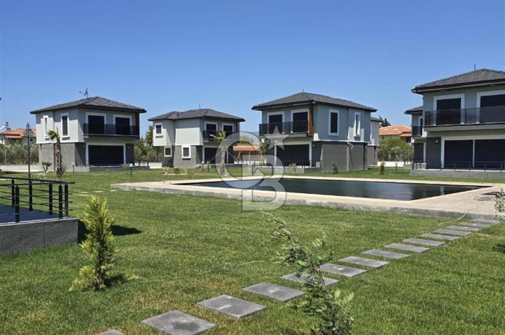 ÇANDARLI'DA JALE HANIM KONAKLARIN'DA SÜPER LÜKS 3+1 VİLLA