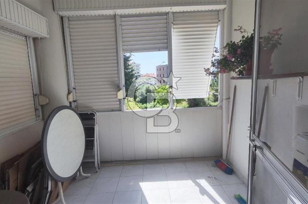 Gaziemirde Doğa Manzaralı Site İçerisinde 3+1 Daire Satılık!