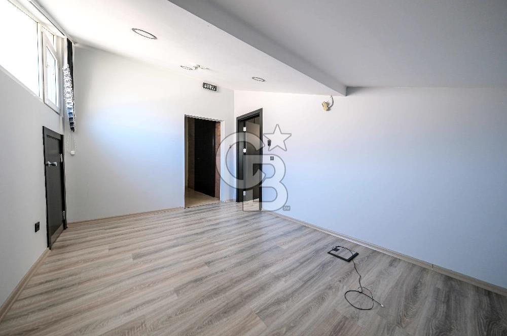 ATAŞEHİR'DE MUHTEŞEM KONUMDA 1200 M2 İSKANLI KİRALIK PLAZA