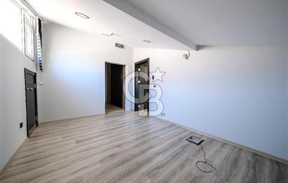 ATAŞEHİR'DE MUHTEŞEM KONUMDA 1200 M2 İSKANLI KİRALIK PLAZA