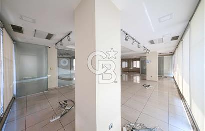 ATAŞEHİR'DE MUHTEŞEM KONUMDA 1200 M2 İSKANLI KİRALIK PLAZA