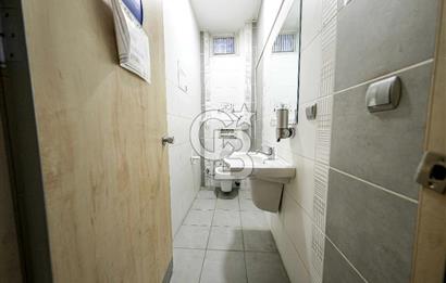 ATAŞEHİR'DE MUHTEŞEM KONUMDA 1200 M2 İSKANLI KİRALIK PLAZA