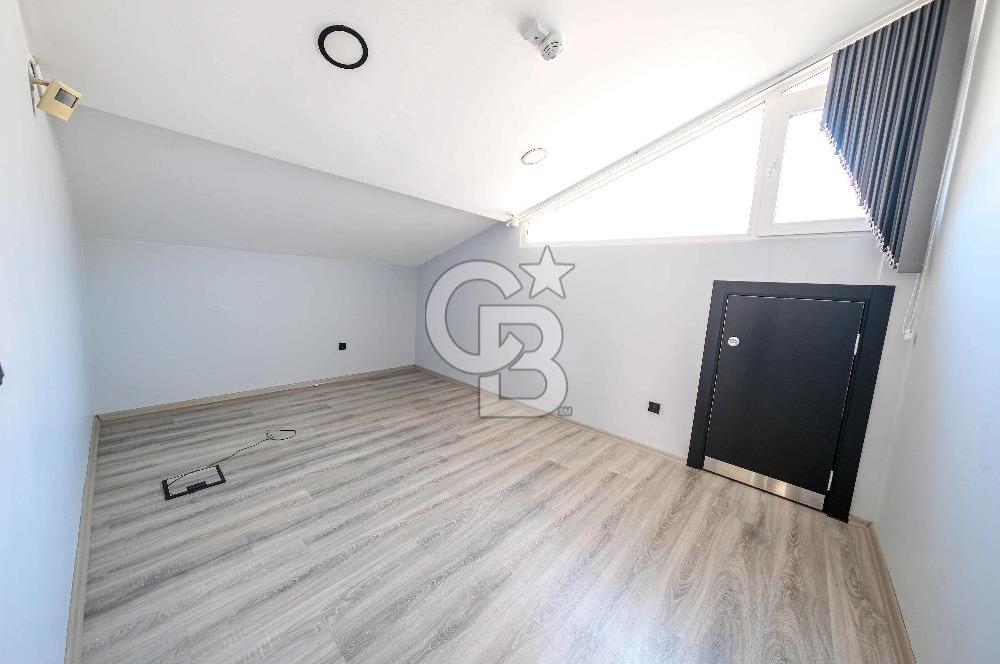 ATAŞEHİR'DE MUHTEŞEM KONUMDA 1200 M2 İSKANLI KİRALIK PLAZA