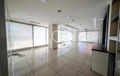 ATAŞEHİR'DE MUHTEŞEM KONUMDA 1200 M2 İSKANLI KİRALIK PLAZA