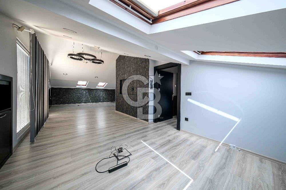 ATAŞEHİR'DE MUHTEŞEM KONUMDA 1200 M2 İSKANLI KİRALIK PLAZA