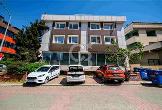 ATAŞEHİR'DE MUHTEŞEM KONUMDA 1200 M2 İSKANLI KİRALIK PLAZA