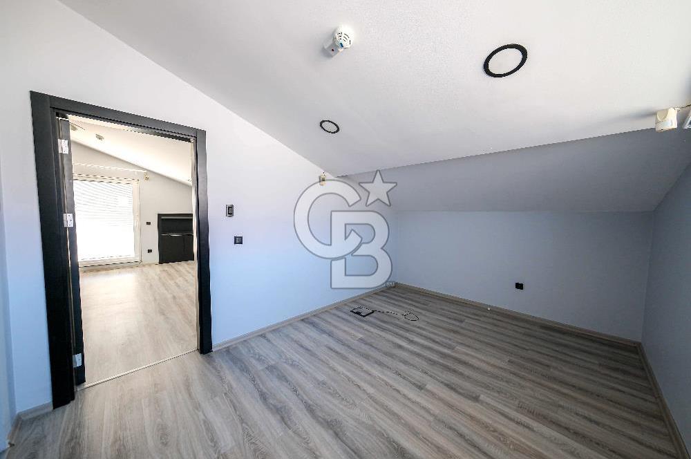 ATAŞEHİR'DE MUHTEŞEM KONUMDA 1200 M2 İSKANLI KİRALIK PLAZA