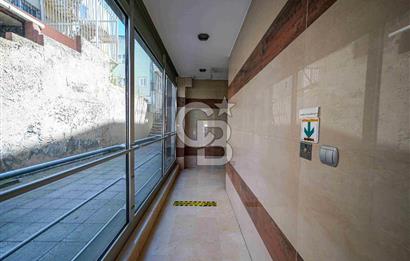 ATAŞEHİR'DE MUHTEŞEM KONUMDA 1200 M2 İSKANLI KİRALIK PLAZA