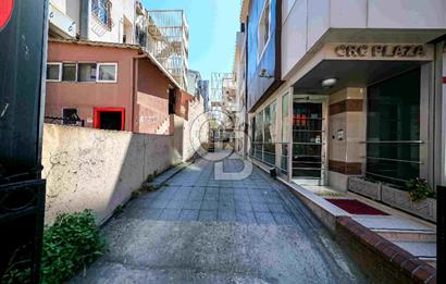 ATAŞEHİR'DE MUHTEŞEM KONUMDA 1200 M2 İSKANLI KİRALIK PLAZA