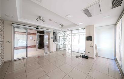 ATAŞEHİR'DE MUHTEŞEM KONUMDA 1200 M2 İSKANLI KİRALIK PLAZA