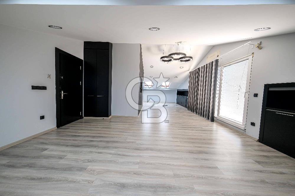ATAŞEHİR'DE MUHTEŞEM KONUMDA 1200 M2 İSKANLI KİRALIK PLAZA