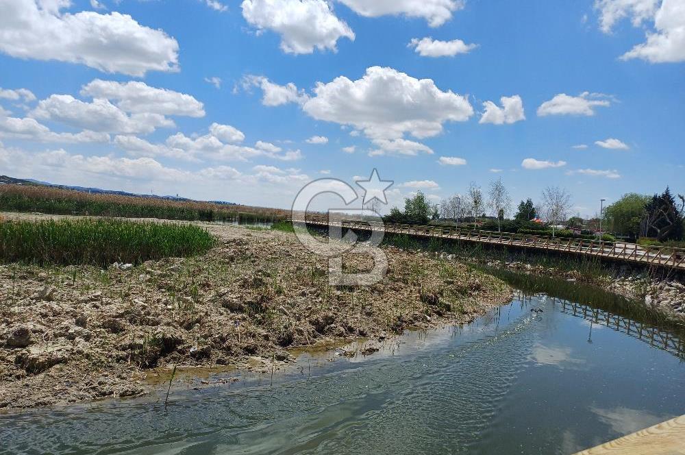Gölbaşı'nda Mogan Gölüne Sıfır Eşyalı 1+1 Kiralık Daire