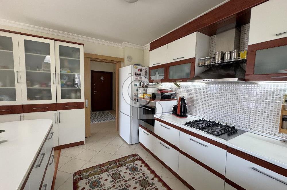 KARŞIYAKA YÜKSEK VADİ’DE SATILIK DENİZ MANZARALI 3+1 DAİRE