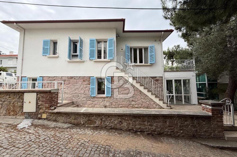 Ayvalık Sefa Çamlık’ta Satılık Müstakil Taş Konak