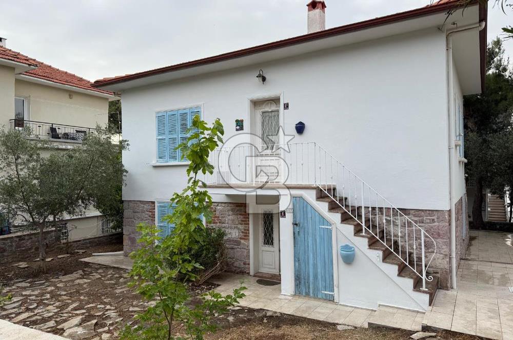 Ayvalık Sefa Çamlık’ta Satılık Müstakil Taş Konak