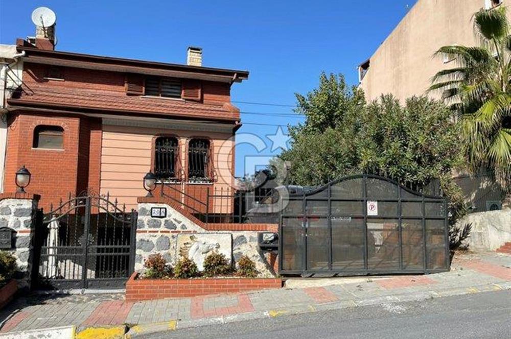 Müstakil 5+3 deniz man.teraslı,bahçeli,müştemilatlı, garajlı