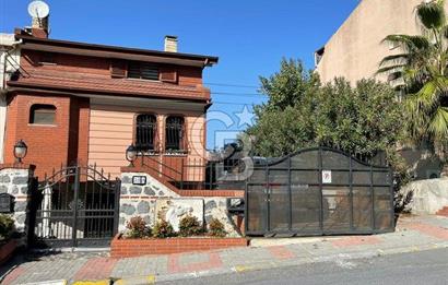 Müstakil 5+3 deniz man.teraslı,bahçeli,müştemilatlı, garajlı