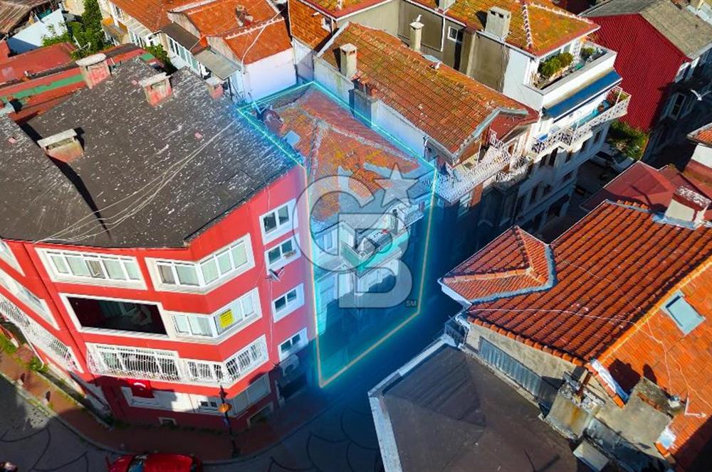 Arnavutköy’ün Kalbinde, Tarihi 3 Katlı Müstakil Köşk”