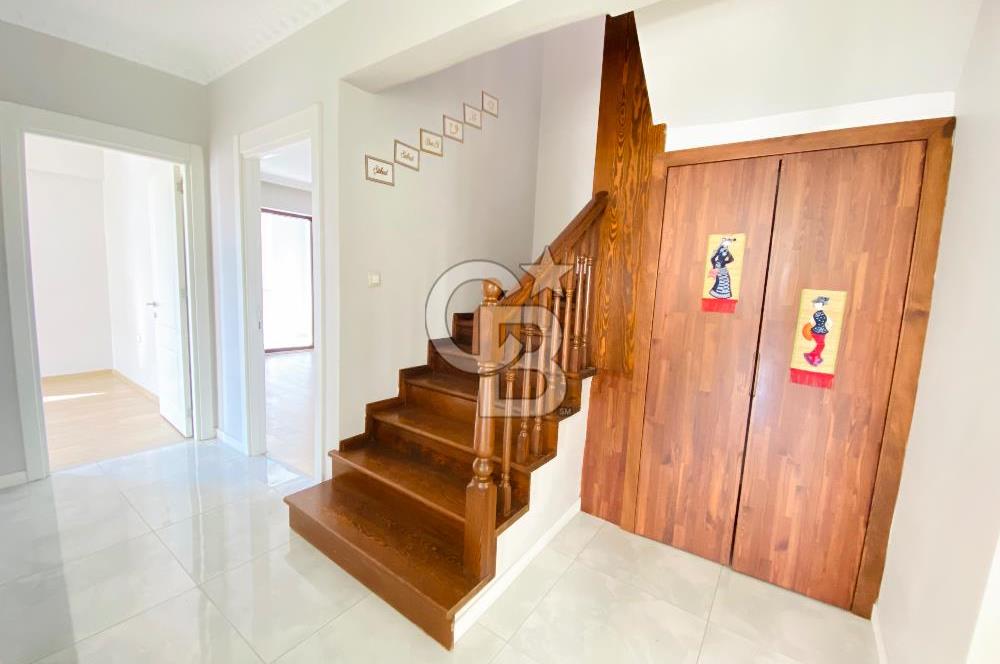Alpiş Tuana Evleri 1'de Kiralık Ultra Geniş Dubleks Daire