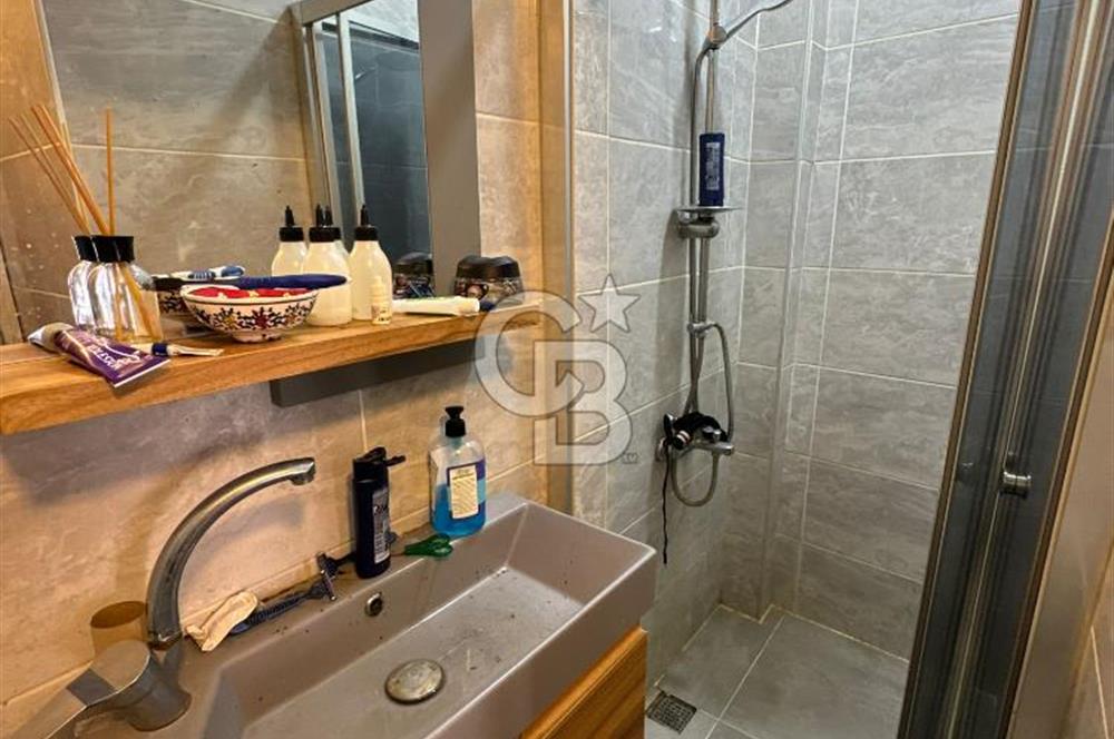Sirkeci, Otellerin Bulunduğu Ebusuud Cad.'de 185 m2 Satılık Bina
