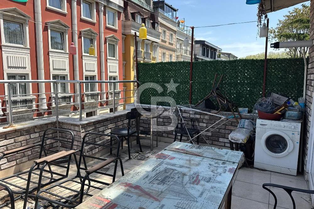 Sirkeci, Otellerin Bulunduğu Ebusuud Cad.'de 185 m2 Satılık Bina