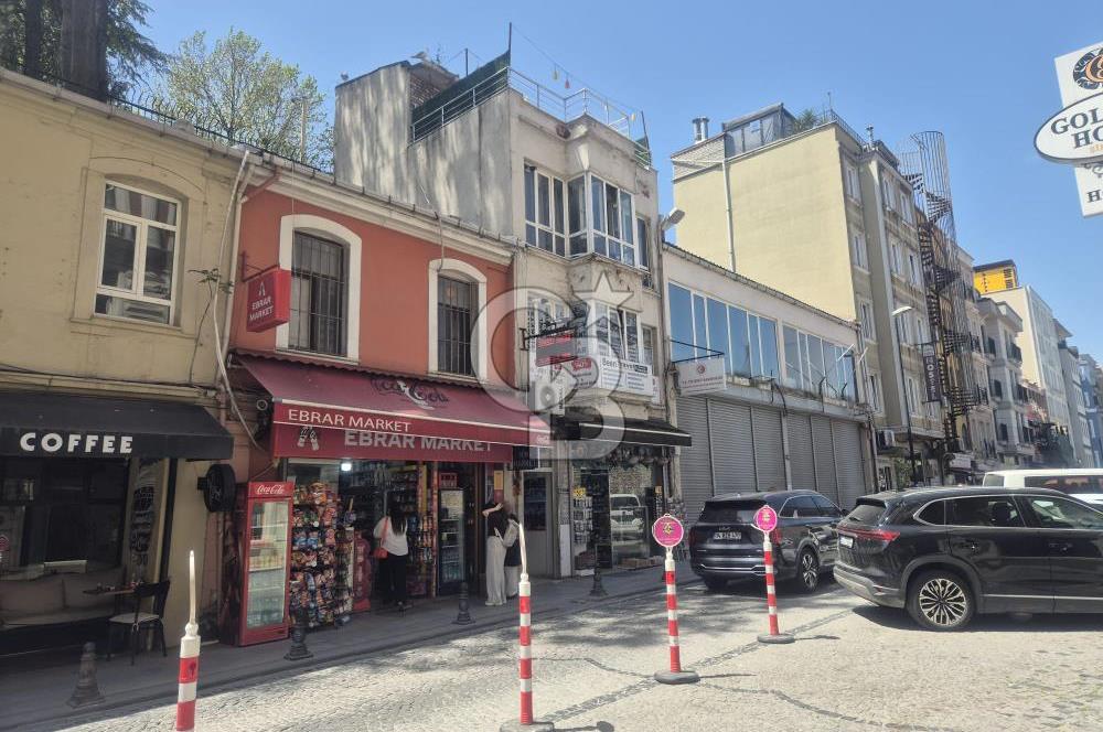 Sirkeci, Otellerin Bulunduğu Ebusuud Cad.'de 185 m2 Satılık Bina