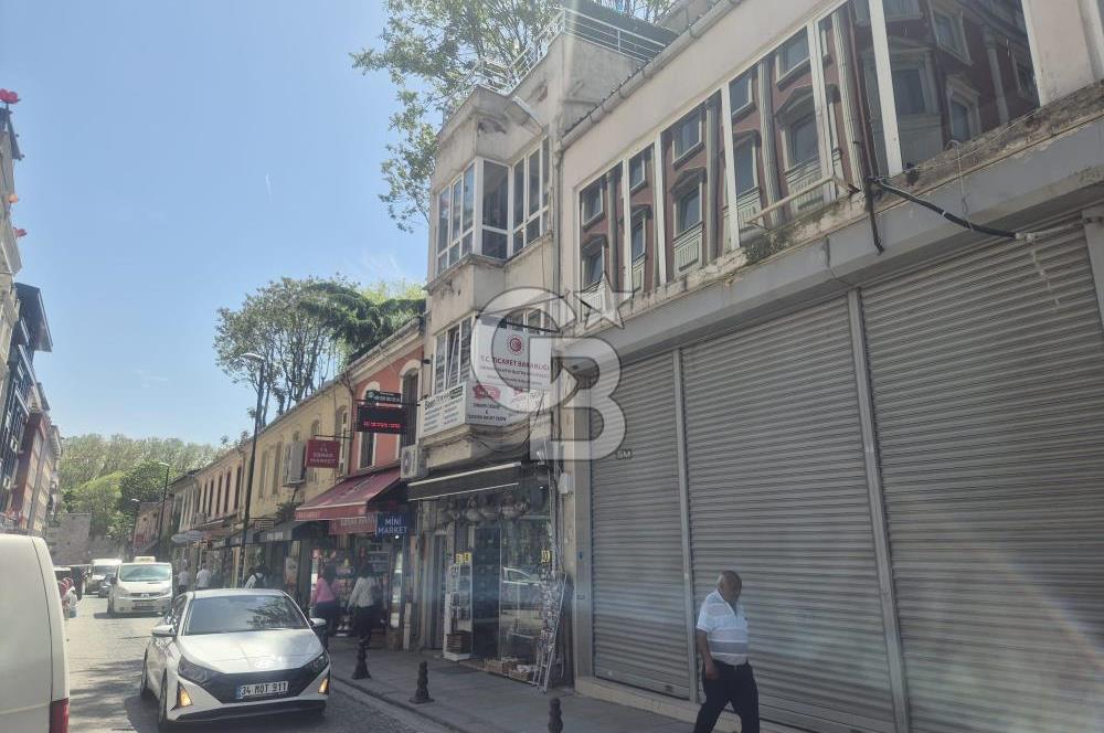 Sirkeci, Otellerin Bulunduğu Ebusuud Cad.'de 185 m2 Satılık Bina