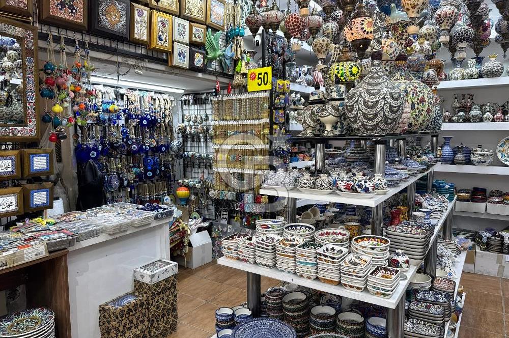 Sirkeci, Otellerin Bulunduğu Ebusuud Cad.'de 185 m2 Satılık Bina