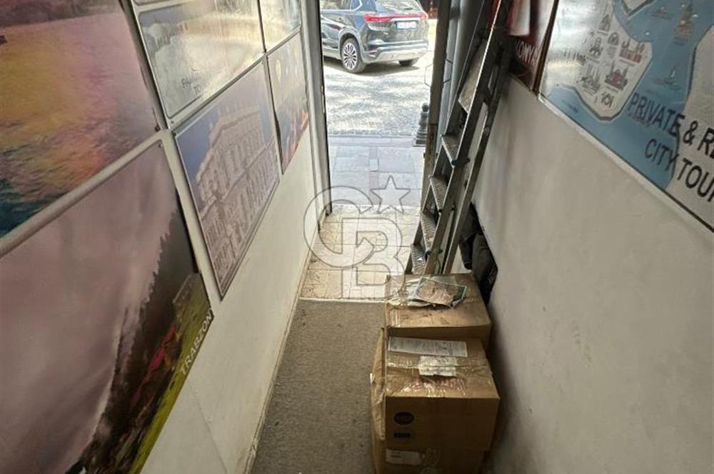 Sirkeci, Otellerin Bulunduğu Ebusuud Cad.'de 185 m2 Satılık Bina