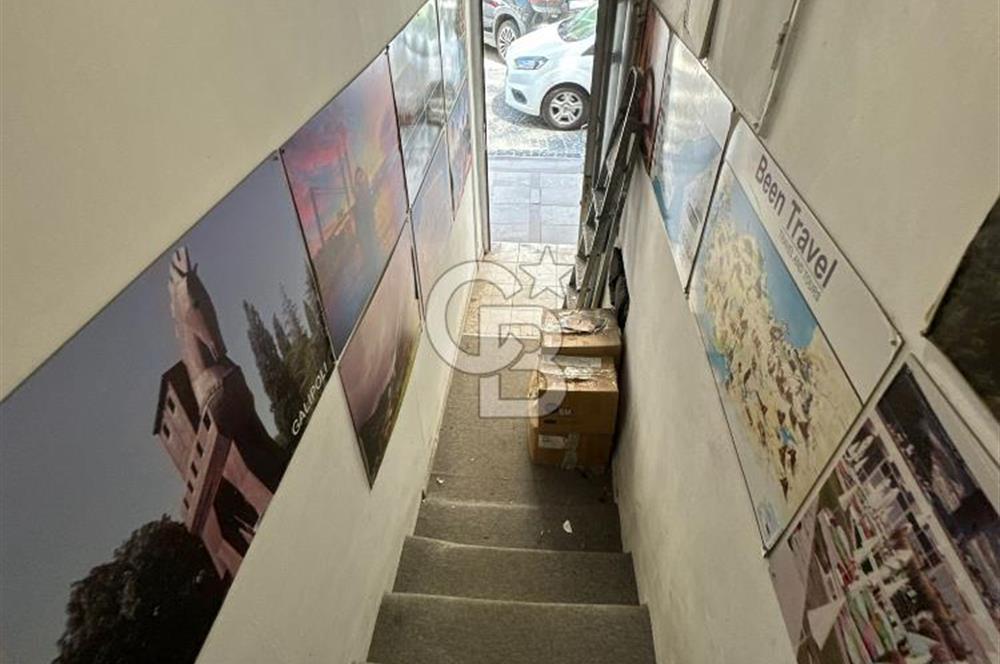 Sirkeci, Otellerin Bulunduğu Ebusuud Cad.'de 185 m2 Satılık Bina