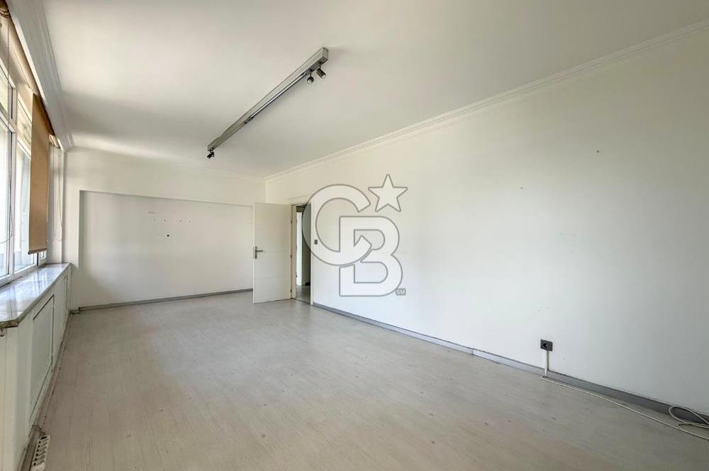 MÜKEMMEL KONUMDA, ÖN CEPHE, 125 M2, 