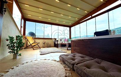 Dikili Merkezde Satılık 5+2 Full Eşyalı Tripleks Villa