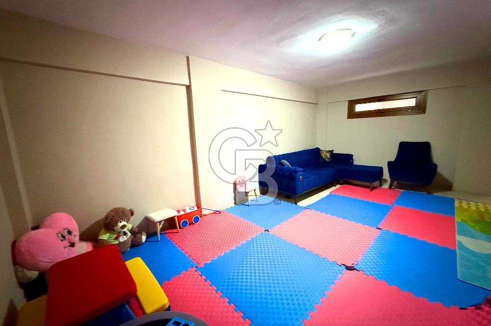 Dikili Merkezde Satılık 5+2 Full Eşyalı Tripleks Villa