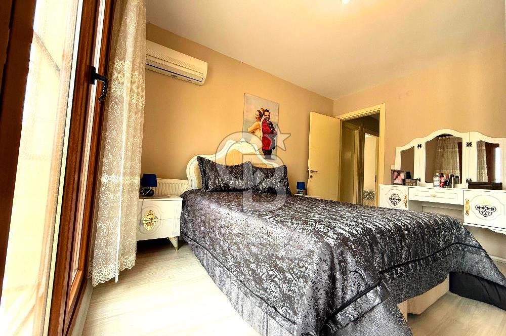 Dikili Merkezde Satılık 5+2 Full Eşyalı Tripleks Villa