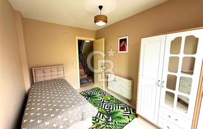 Dikili Merkezde Satılık 5+2 Full Eşyalı Tripleks Villa